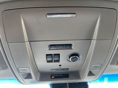 Used 2015 Chevrolet Suburban LTZ AWD/4WD image 28
