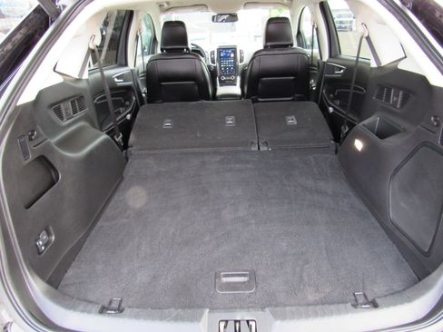 Used 2024 Ford Edge Titanium image 34