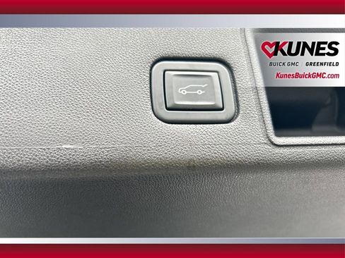 Used 2023 GMC Terrain SLT image 37