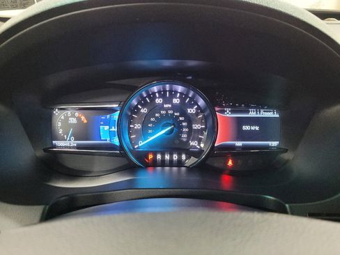 Used 2017 Ford Explorer XLT w/ Equipment Group 202A AWD/4WD image 23