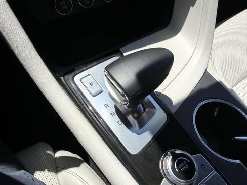 Certified 2025 Genesis G70 2.5T AWD/4WD image 20