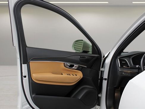 Certified 2021 Volvo XC90 T8 Inscription w/ Advanced Package image 28