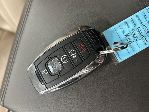 Certified 2019 Lincoln Nautilus Reserve image 25