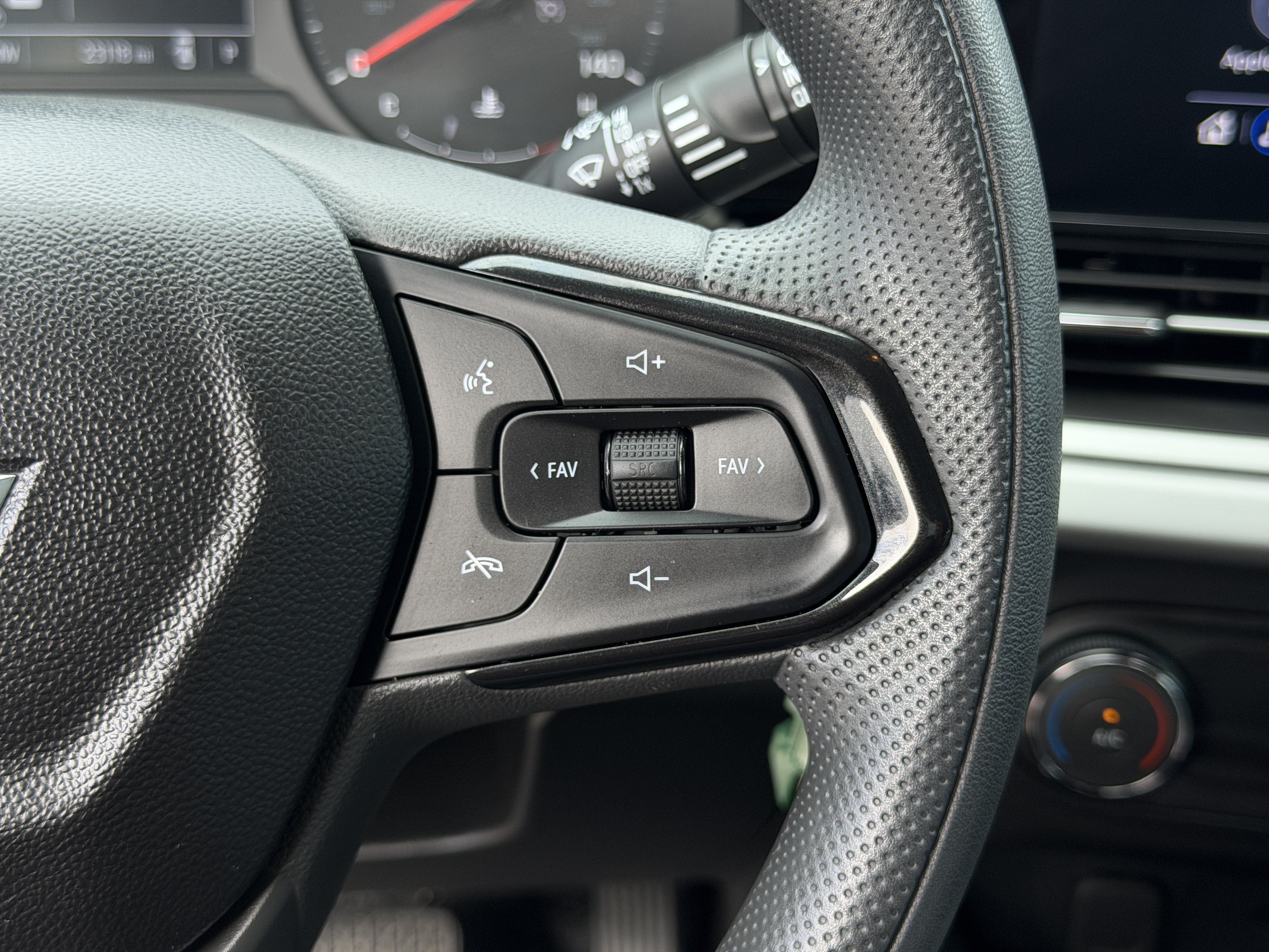 Certified 2024 Chevrolet Trax LS w/ Driver Confidence Package FWD image 28