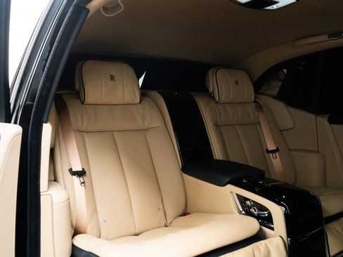 Used 2022 Rolls-Royce Phantom Extended Wheelbase image 31