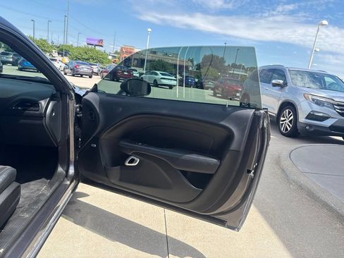 Used 2015 Dodge Challenger R/T Scat Pack w/ Leather Interior Group RWD image 20
