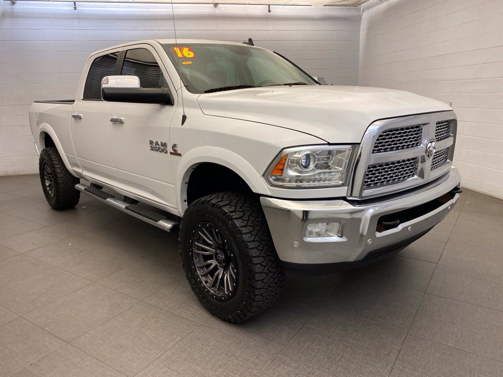 Used 2016 RAM 3500 Laramie w/ Convenience Group AWD/4WD image 7