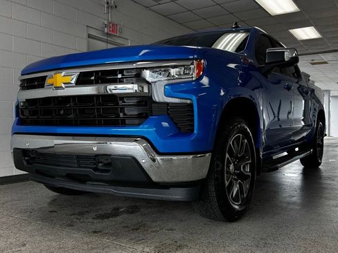 Used 2025 Chevrolet Silverado 1500 LT AWD/4WD image 24