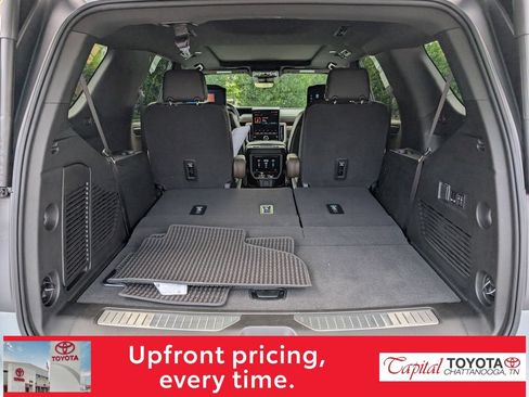 Used 2026 GMC Yukon Denali Ultimate AWD/4WD image 10