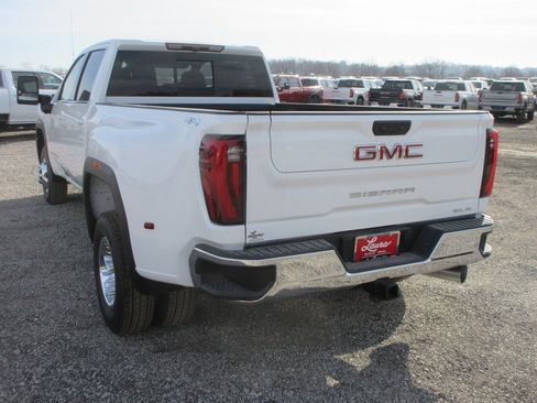 New 2026 GMC Sierra 3500 SLE w/ SLE Value Package image 9