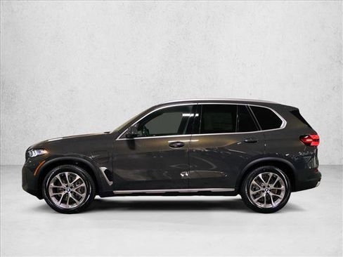 New 2026 BMW X5 xDrive50e AWD/4WD image 9
