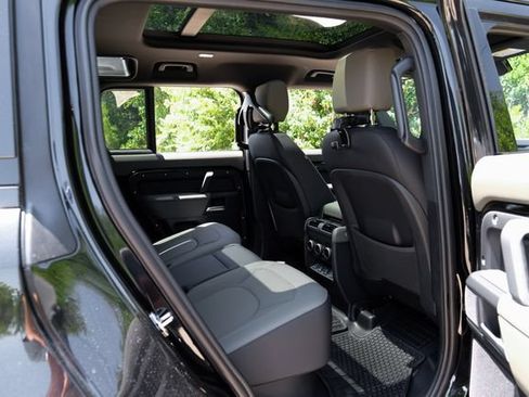 New 2026 Land Rover Defender 110 X-Dynamic SE AWD/4WD image 47