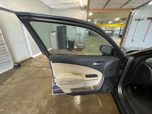 Used 2014 Dodge Charger SE image 22