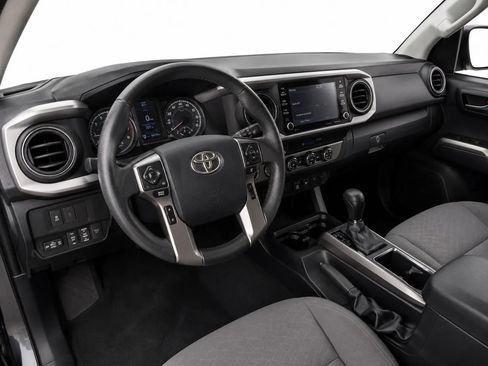 Used 2020 Toyota Tacoma SR5 RWD image 13