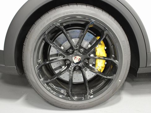New 2025 Porsche Cayenne Turbo GT image 13