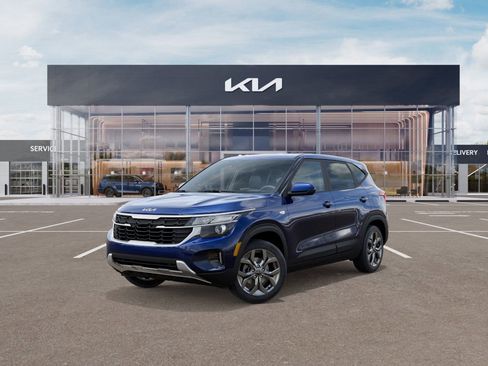 New 2026 Kia Seltos LX image 2