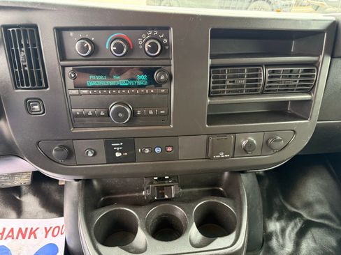 Used 2018 Chevrolet Express 3500 w/ Power Convenience Package RWD image 8