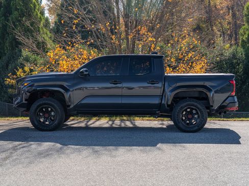 Used 2024 Toyota Tacoma TRD Pro image 3