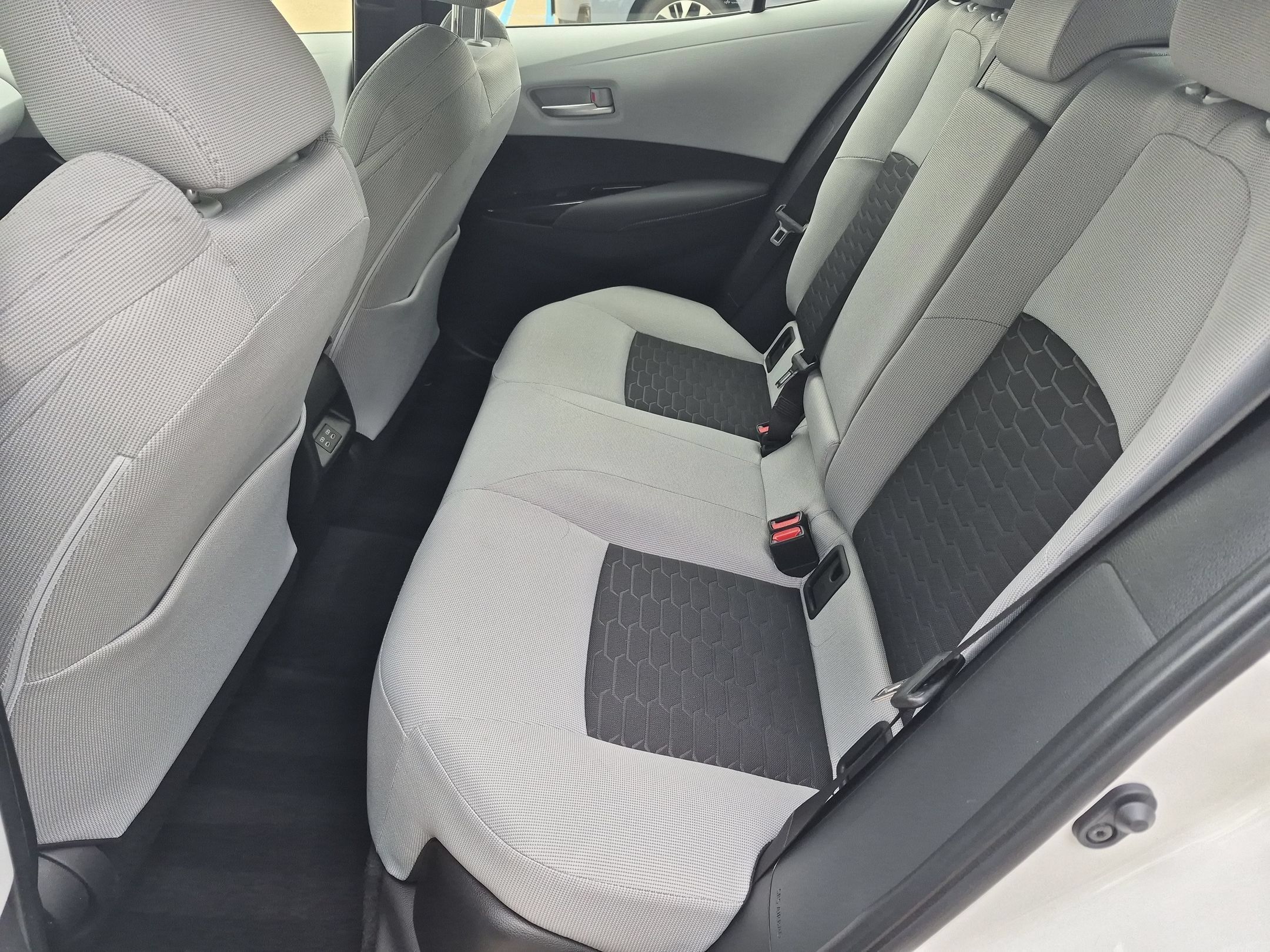 Used 2024 Toyota Corolla SE w/ SE Package FWD image 22
