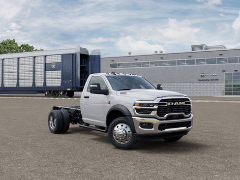 New 2026 RAM 5500 Tradesman AWD/4WD image 5