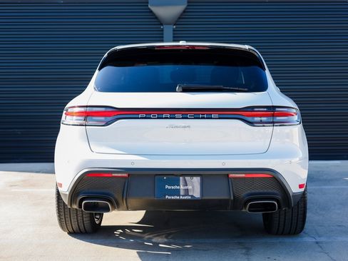 Certified 2025 Porsche Macan image 6
