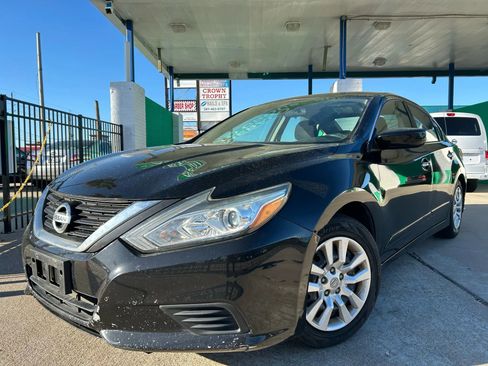 Used 2018 Nissan Altima 2.5 S image 2