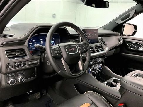 Used 2024 GMC Yukon AT4 w/ Technology Package AWD/4WD image 17