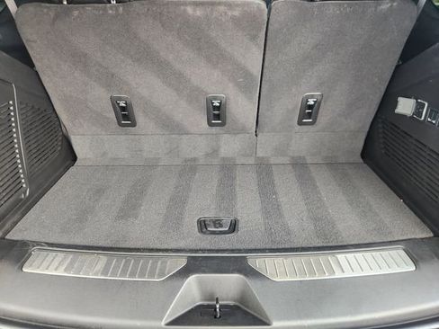 Used 2024 Chevrolet Tahoe Z71 w/ Luxury Package image 31