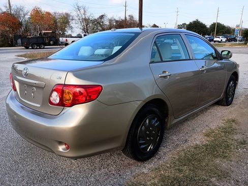 Used 2010 Toyota Corolla LE image 5