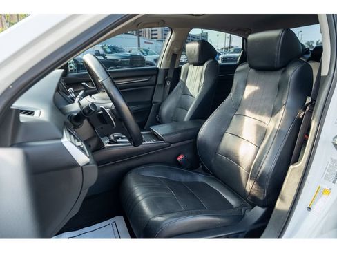 Used 2018 Honda Accord Touring image 12