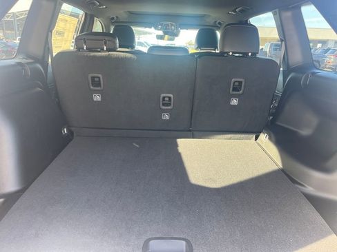 New 2025 Jeep Grand Cherokee Laredo image 8