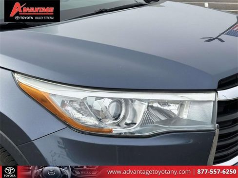 Used 2015 Toyota Highlander Limited Platinum image 12