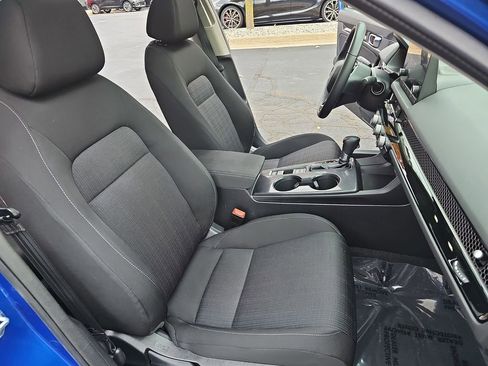 Used 2023 Honda Civic EX image 10