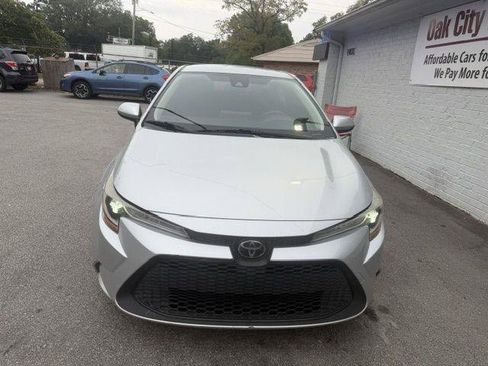 Used 2021 Toyota Corolla LE FWD image 3