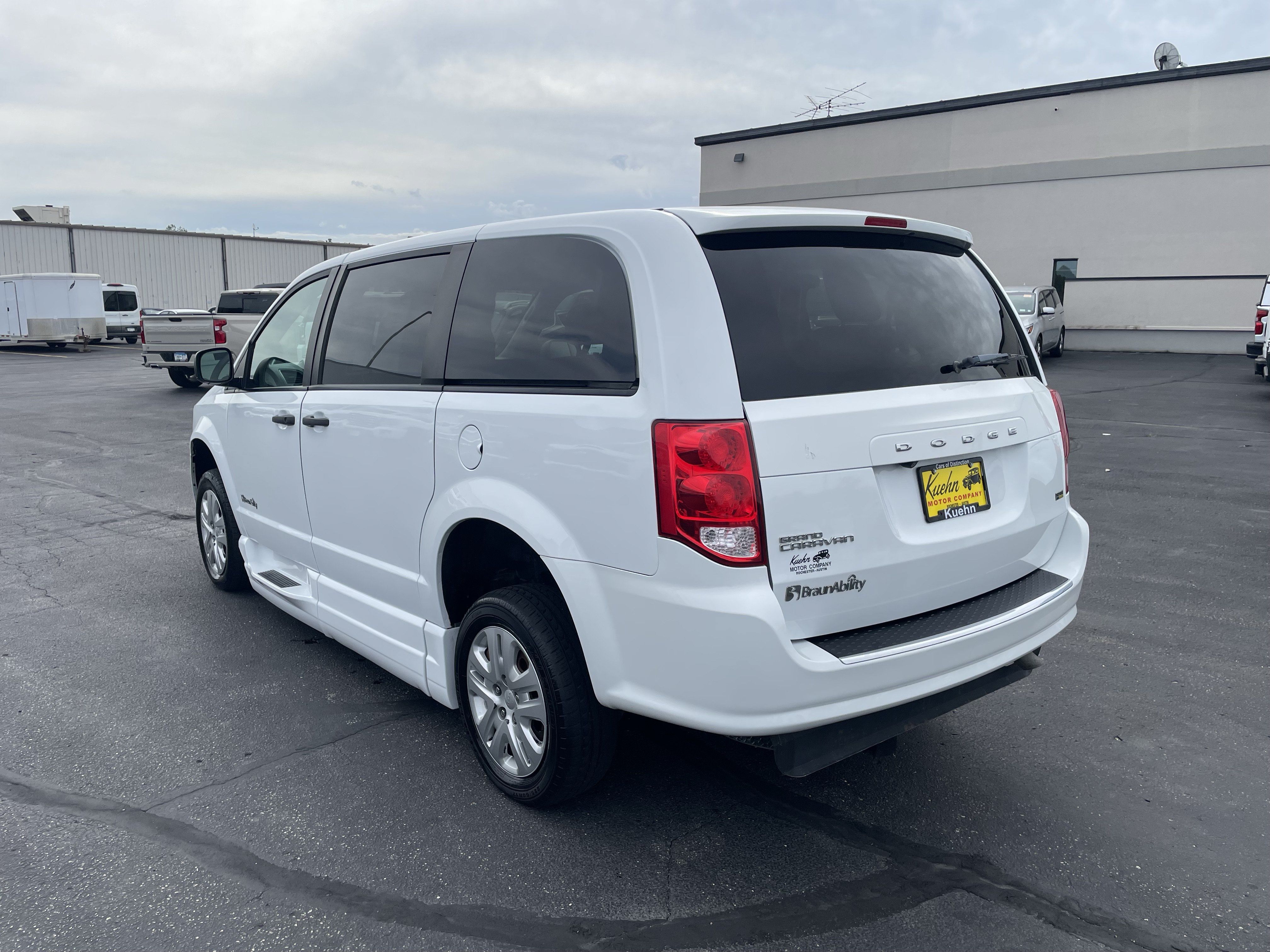 Used 2019 Dodge Grand Caravan SE FWD image 6