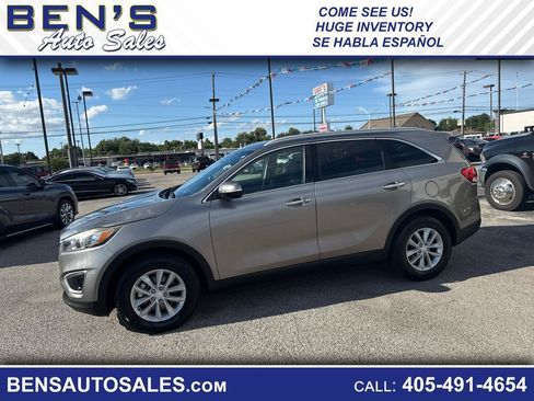 Used 2017 Kia Sorento FWD w/ LX Convenience Package image 1