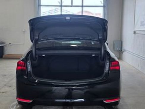 Used 2017 Acura TLX w/ Technology Package image 5