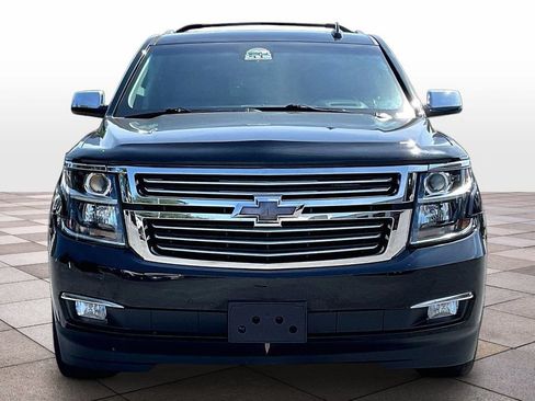 Used 2019 Chevrolet Suburban Premier AWD/4WD image 3
