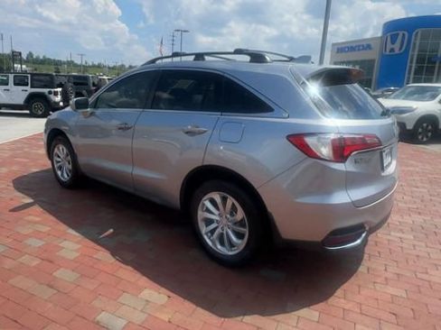 Used 2017 Acura RDX w/ AcuraWatch Plus Package FWD image 8