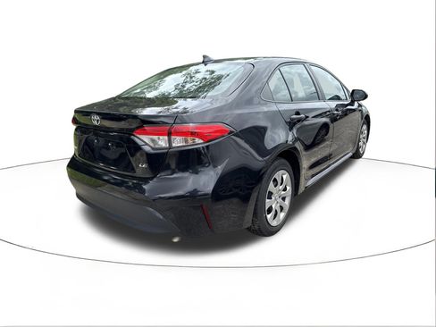Used 2024 Toyota Corolla LE FWD image 4