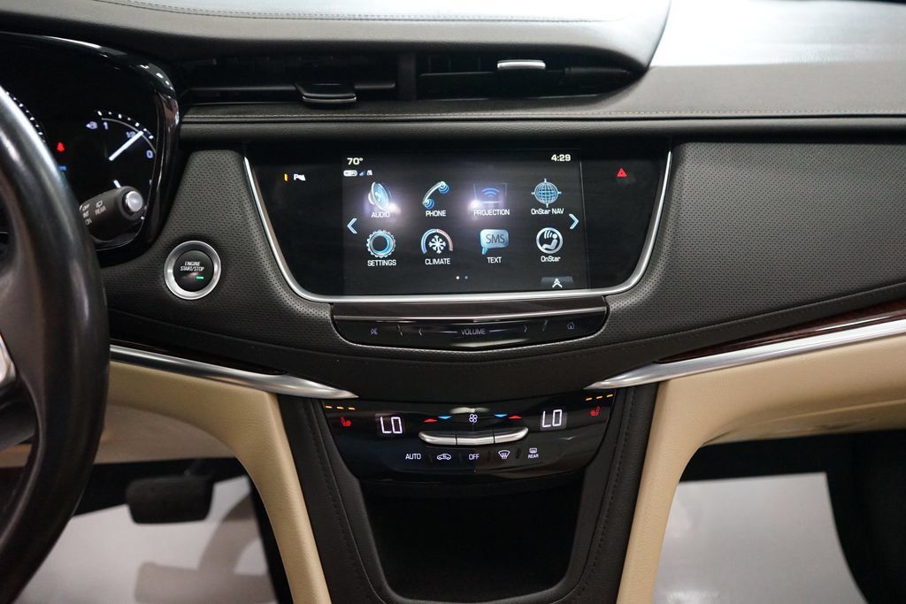 Used 2018 Cadillac XT5 Luxury AWD/4WD image 7