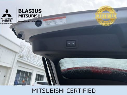 Used 2023 Mitsubishi Outlander 4WD Plug-In Hybrid image 9