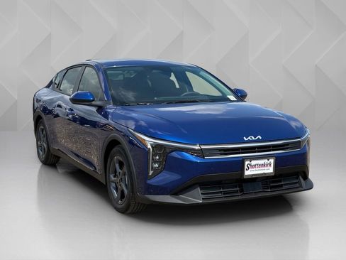 New 2026 Kia K4 LXS image 3