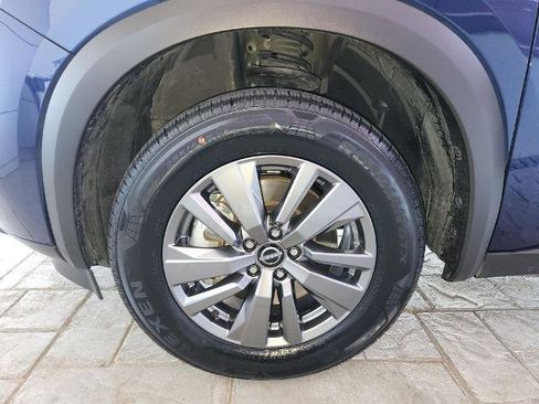 Certified 2025 Nissan Pathfinder SV image 30