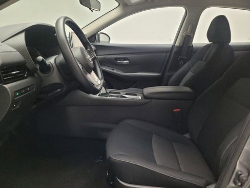 Used 2025 Nissan Sentra SV FWD image 17