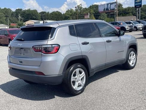 Used 2023 Jeep Compass Sport AWD/4WD image 3