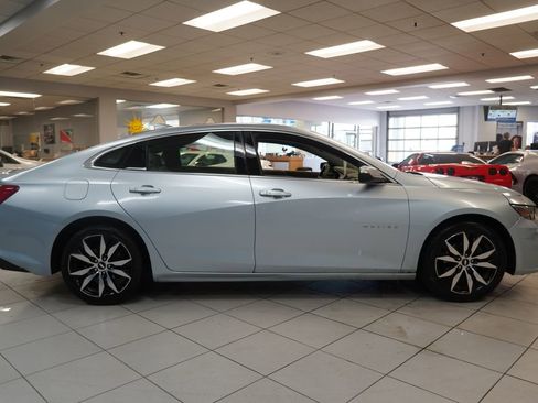 Used 2017 Chevrolet Malibu LT w/ Leather Package image 13