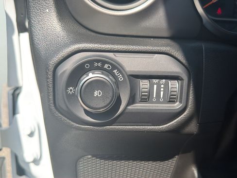 Used 2022 Jeep Wrangler Unlimited Sport w/ Sun And Sound Package AWD/4WD image 21