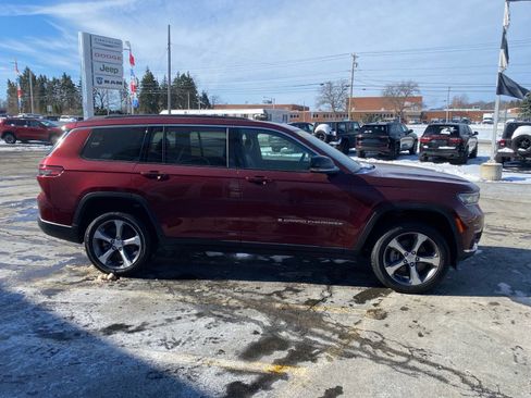 Used 2025 Jeep Grand Cherokee L Limited w/ Trailer Tow Package AWD/4WD image 16
