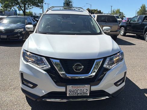 Used 2020 Nissan Rogue SV w/ Sun & Sound Touring Package AWD/4WD image 2